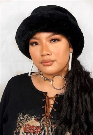 FLUFFY HAT (BLACK)