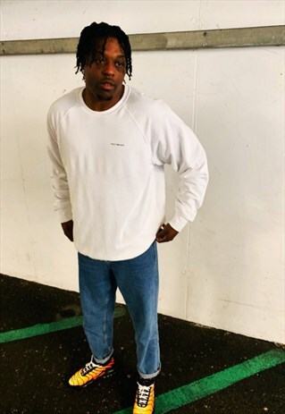 TRUTHWEAR WHITE ESSENTIAL SWEATSHIRT