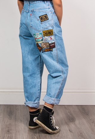VINTAGE 90'S HIGH WAIST LIGHT BLUE DENIM PATCH MOM JEANS
