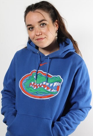 VINTAGE NIKE BLUE HOODIE W/ USA SPORTS PRINT