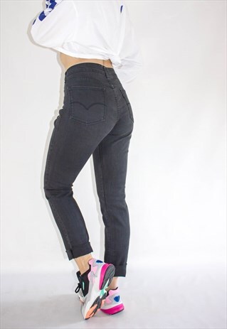 VINTAGE 90'S SKINNY FIT BLACK LEVI JEANS