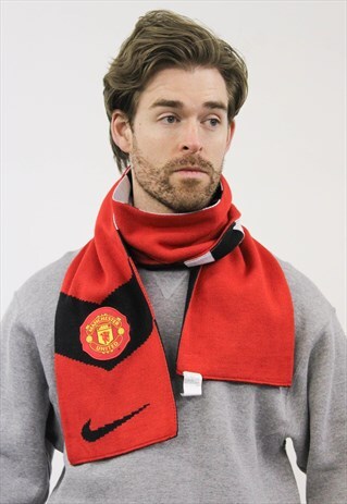 NIKE RED AND BLACK MANCHESTER UNITED FOOTBALL SCARF