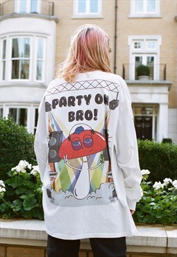 Long Sleeved T-shirt White Party On Bro Mushroom Graphic