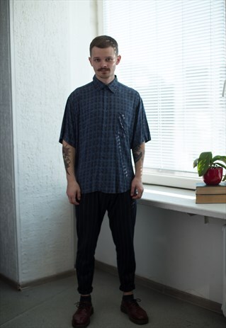 VINTAGE 80'S NAVY PATTERNED SHORT SLEEVED SHIRT