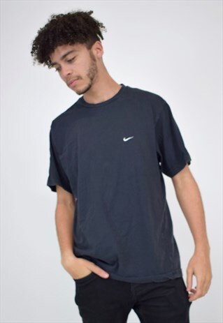 VINTAGE 90'S NIKE BLACK T-SHIRT