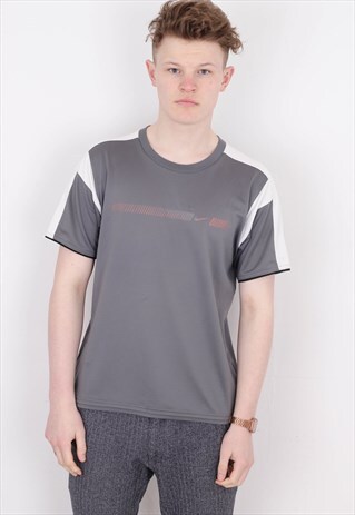 VINTAGE NIKE T SHIRT BTN49