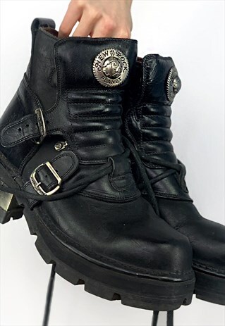 VINTAGE PUNK 90S PLATFORM ANKLE METAL BOOTS WITH BUCKLES