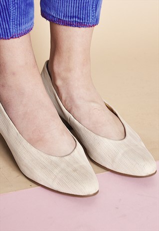 90S TEXTURED LEATHER PUMPS