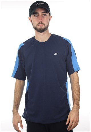 VINTAGE NIKE SMALL LOGO T SHIRT TEE