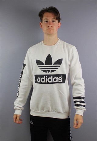 VINTAGE ADIDAS SWEATSHIRT IN WHITE WITH LOGO PRINTING. THICK
