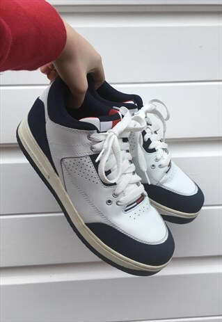 MENS VINTAGE STYLE TOMMY HILFIGER TRAINERS WHITE SHOES