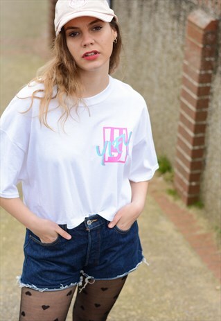 CROPPED T-SHIRT IN WHITE WITH GRAPHIC LOGO