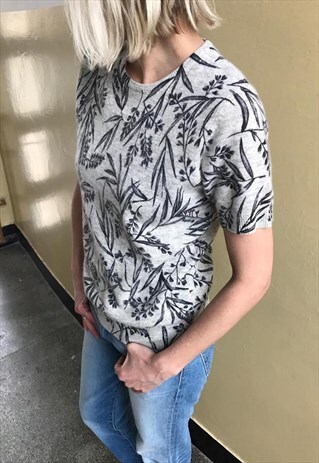 VINTAGE 90' BEAUTIFUL AMAZING CUTE GREY FLOWER WOOL TOP