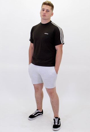 VINTAGE ADIDAS T-SHIRT