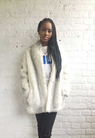 FAUX FUR COAT (1990'S/WHITE)