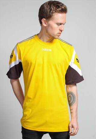 VINTAGE ADIDAS T-SHIRT
