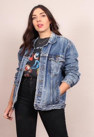 VINTAGE 90S RIPPED DENIM TRUCKER JACKET IN LIGHT WASH