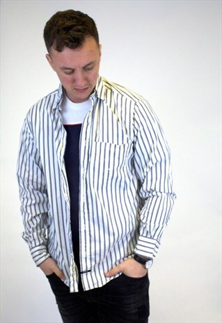 VINTAGE NAUTICA SHIRT.