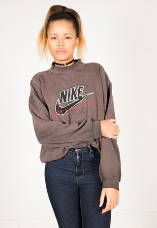 LAST UNIT SALE / VINTAGE 90S USA NIKE SWEATSHIRT