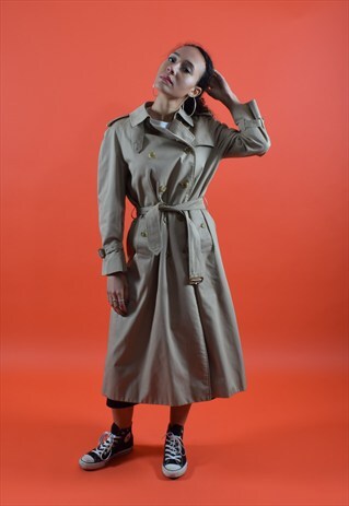 VINTAGE BURBERRYS TAN TRENCH COAT