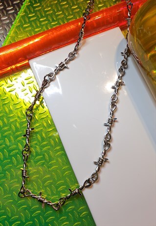 CHUNKY INDUSTRIAL BARBED WIRE NECKLACE