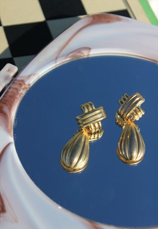VINTAGE 1970S GOLD TONE DROP STUD EARRINGS