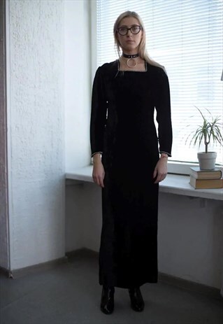 VINTAGE 60'S MAXI BLACK VELVET LONG SLEEVED DRESS