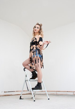 CLIMB TYE-DYED TASSELED CROP TOP