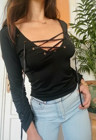 VINTAGE 90'S LACE UP T-SHIRT