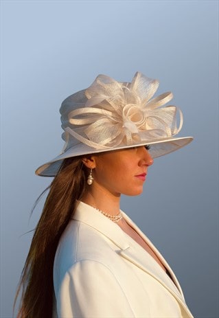 White Vintage Occasion Hat