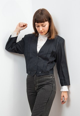VINTAGE CROP BLACK BLAZER WITH FRONT PLEATS