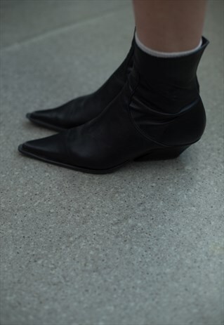 VINTAGE 80'S BLACK LEATHER WESTERN STYLE ANKLE BOOTS