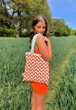 Wiggle Tote