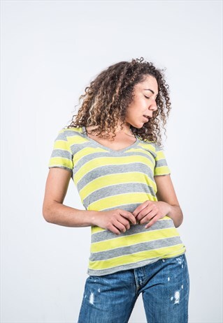 VINTAGE NIKE T-SHIRT IN GREEN AND GREY STRIPES