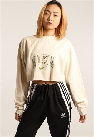 VINTAGE NIKE EMBROIDERED SEPLLOUT CROPPED SWEATSHIRT