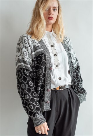 VINTAGE 80S FUNKY GRAMMAS CARDIGAN IN GREY PATTERN