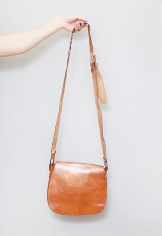 VINTAGE 1970'S TAN STITCHED LEATHER SHOULDER BAG