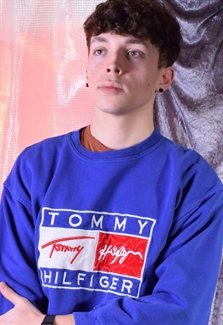 VINTAGE TOMMY HILFIGER BLUE EMBROIDERED SWEATSHIRT