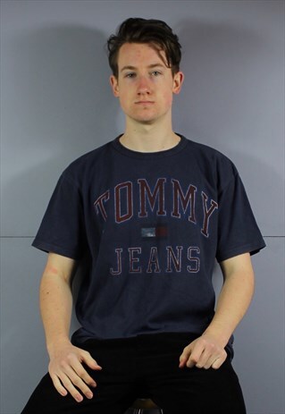 VINTAGE TOMMY HILFIGER JEANS T-SHIRT IN NAVY BLUE WITH EMBRO