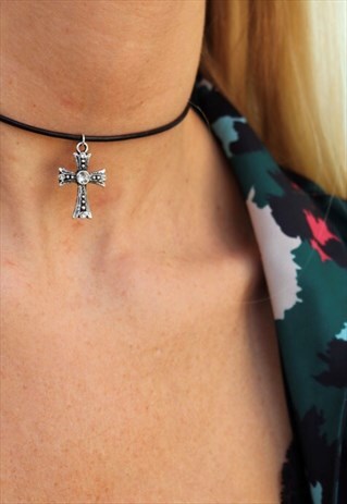 THE SILVER CROSS CHOKER
