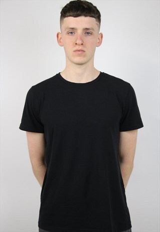 VINTAGE HUGO BOSS BLACK T-SHIRT