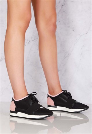 TRAINER WITH STRETCH BAND IN BLACK/PINK