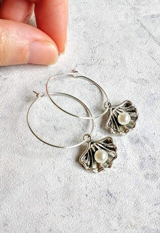 SHELL WITH FAUX PEARL HOOP EARRINGS