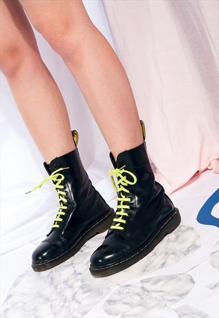 VINTAGE DR MARTENS BOOTS 90S LEATHER BOOTS MADE IN ENGLAND