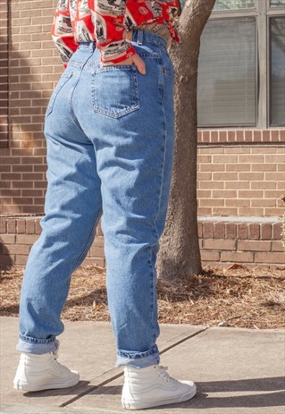 90'S VINTAGE LIZ CLAIBORNE HIGH WAIST MOM JEANS