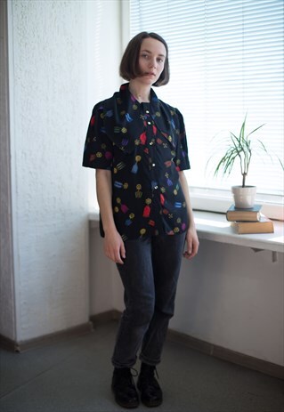 VINTAGE 90'S BLACK PATTERNED SHORT SLEEVED SHIRT