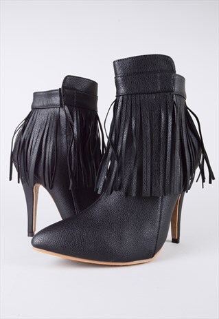 BLACK ANKLE BOOTS WITH HIGH HEEL AND FRINGING