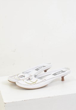 Vintage 00s leather white sandals