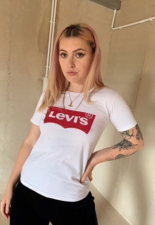 VINTAGE LEVIS SPELLOUT WHITE T SHIRT