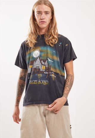 VINTAGE HOUSE PRINT GRAPHIC T-SHIRT